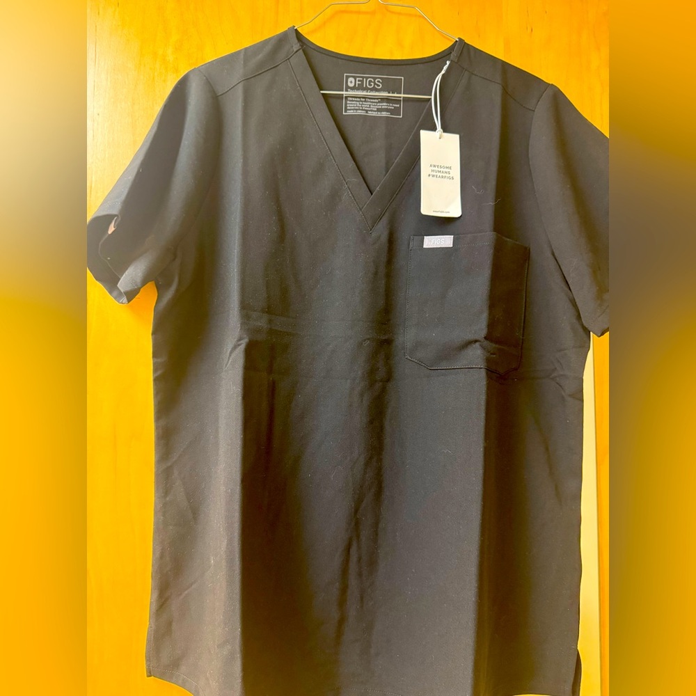 FIGS scrub top, brand new with tags